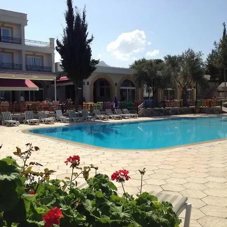 Отель Sammy's Kyrenia Boutique & Pool Кирения