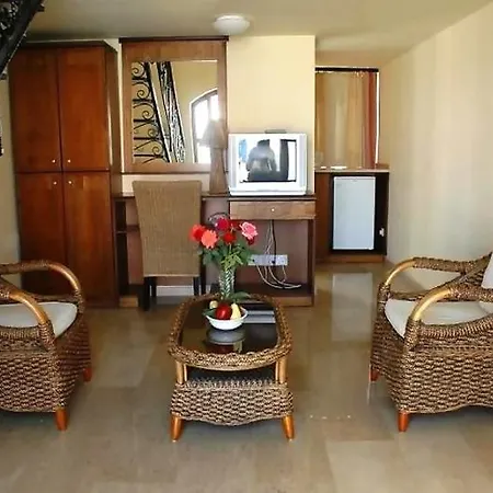 Отель Sammy's Kyrenia Boutique & Pool Кирения